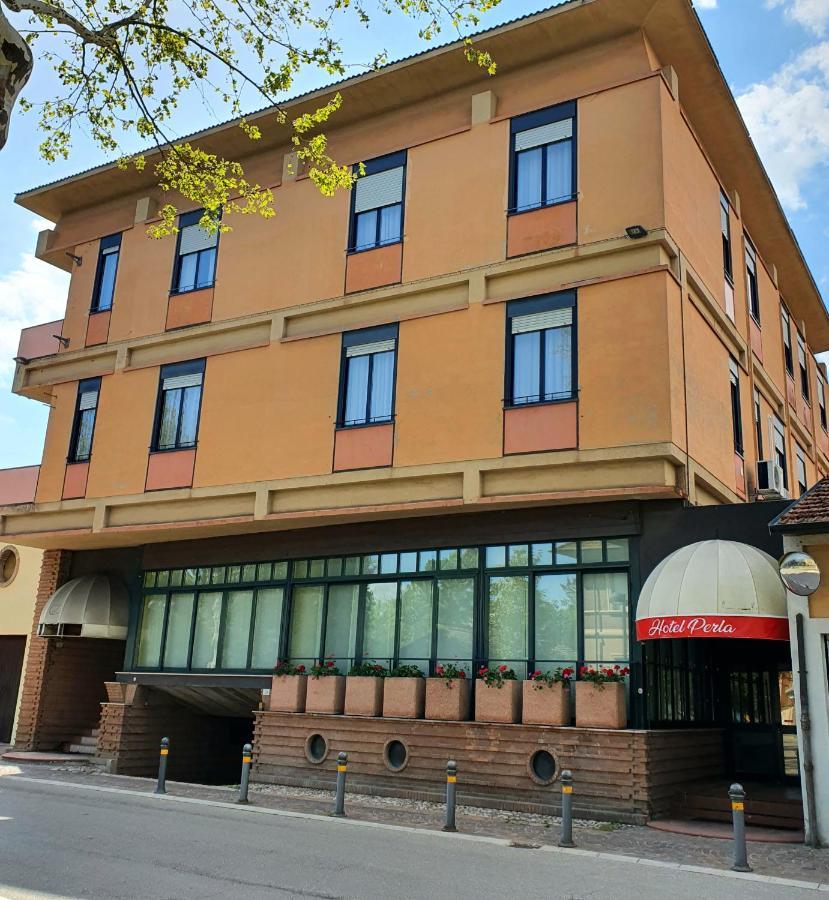 Hotel Perla Massa Lombarda 外观 照片