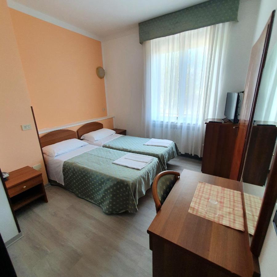 Hotel Perla Massa Lombarda 外观 照片