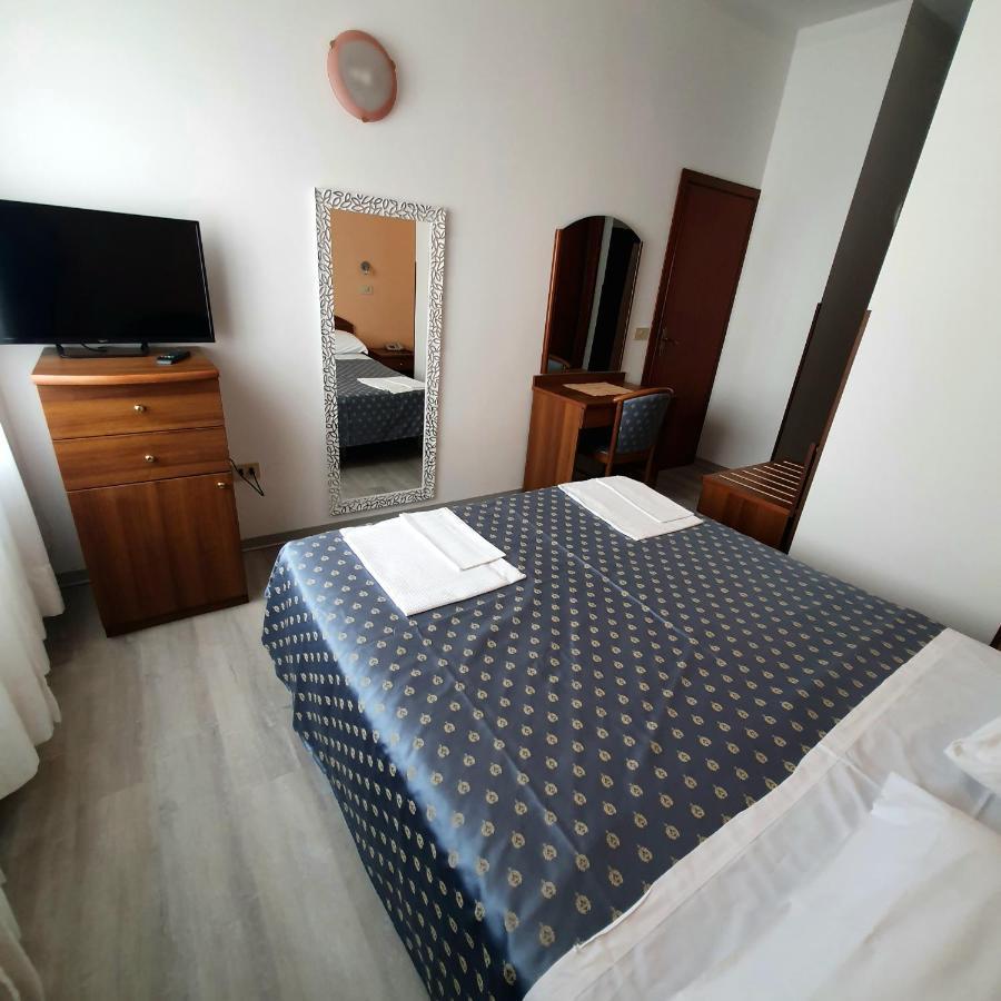 Hotel Perla Massa Lombarda 外观 照片