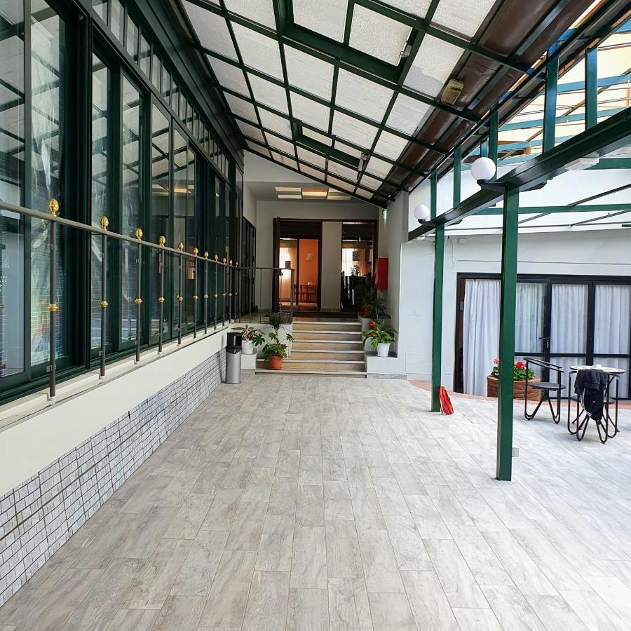 Hotel Perla Massa Lombarda 外观 照片