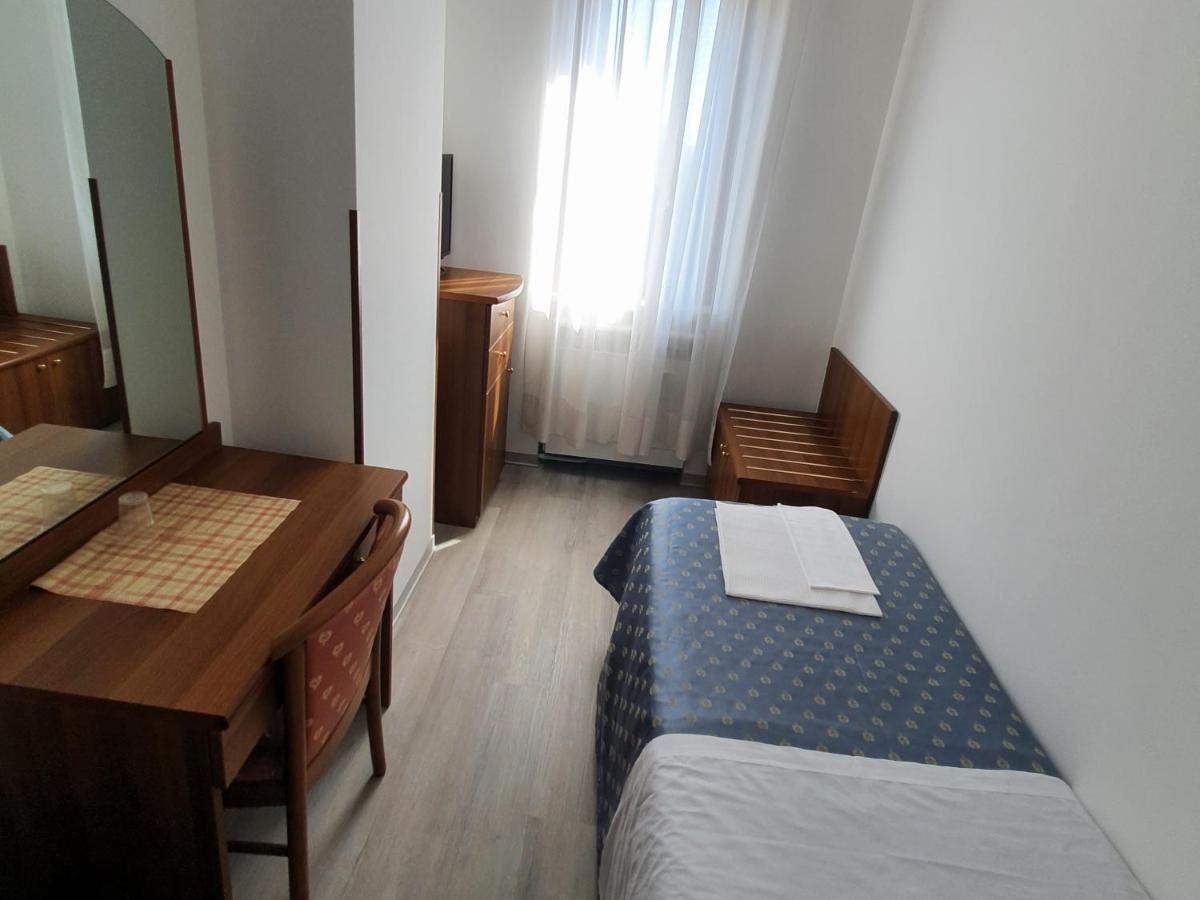 Hotel Perla Massa Lombarda 外观 照片