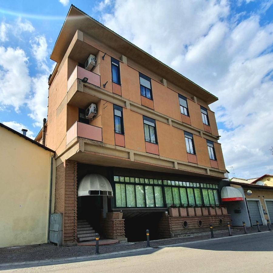 Hotel Perla Massa Lombarda 外观 照片