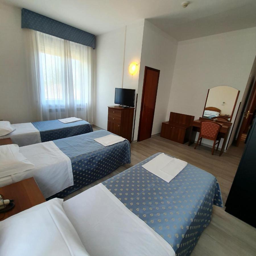 Hotel Perla Massa Lombarda 外观 照片