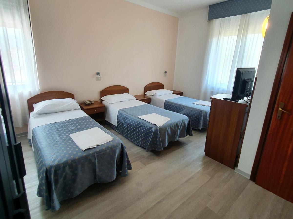 Hotel Perla Massa Lombarda 外观 照片
