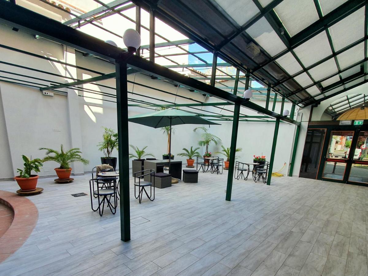 Hotel Perla Massa Lombarda 外观 照片