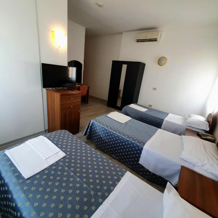 Hotel Perla Massa Lombarda 外观 照片