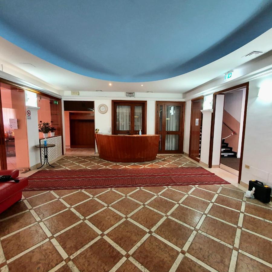 Hotel Perla Massa Lombarda 外观 照片