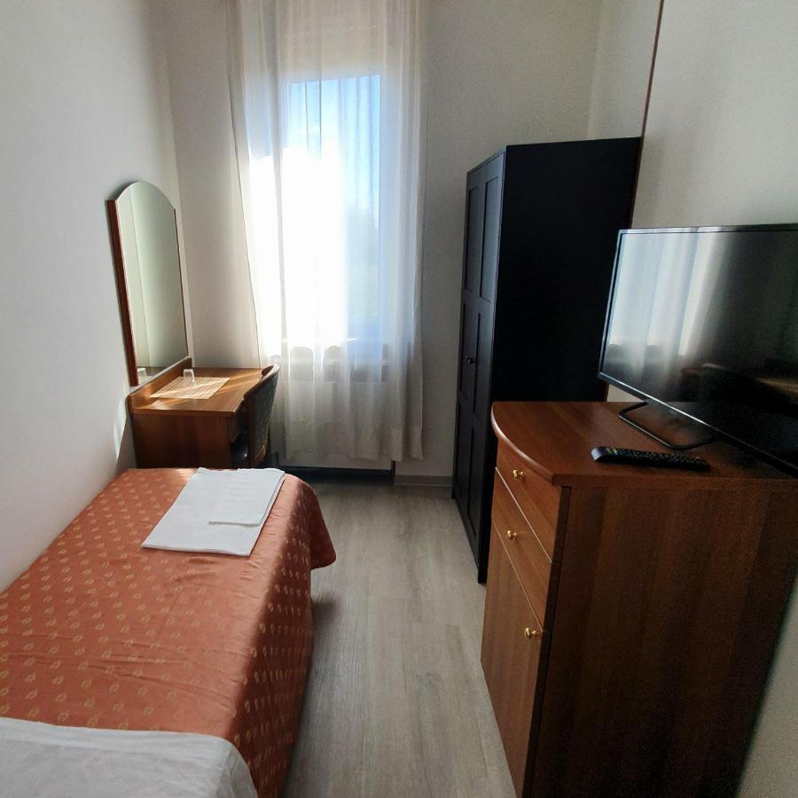 Hotel Perla Massa Lombarda 外观 照片