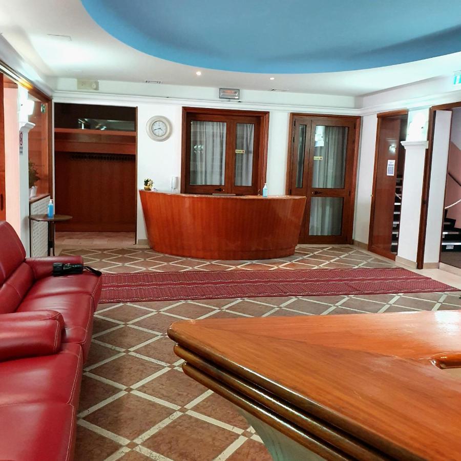 Hotel Perla Massa Lombarda 外观 照片