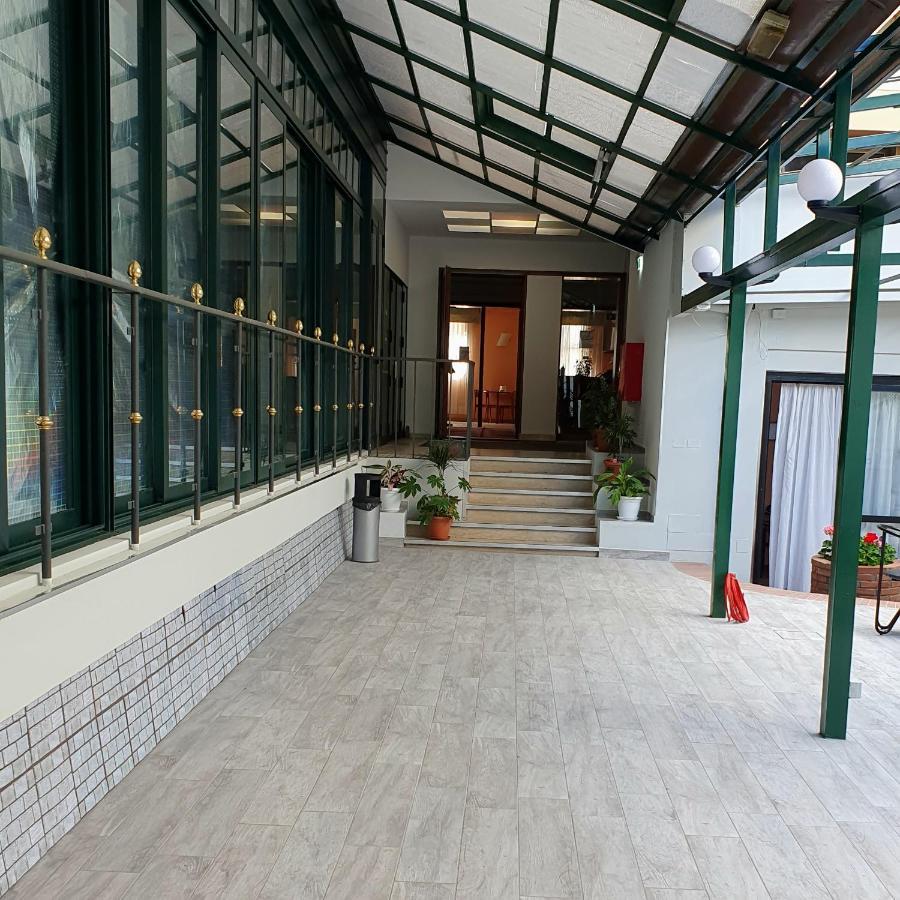 Hotel Perla Massa Lombarda 外观 照片