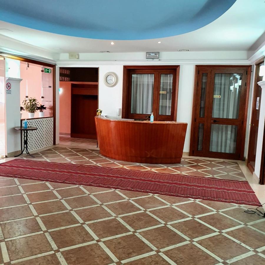 Hotel Perla Massa Lombarda 外观 照片