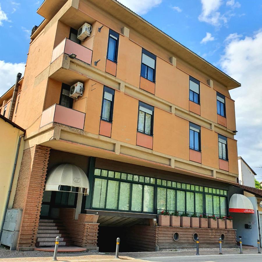 Hotel Perla Massa Lombarda 外观 照片