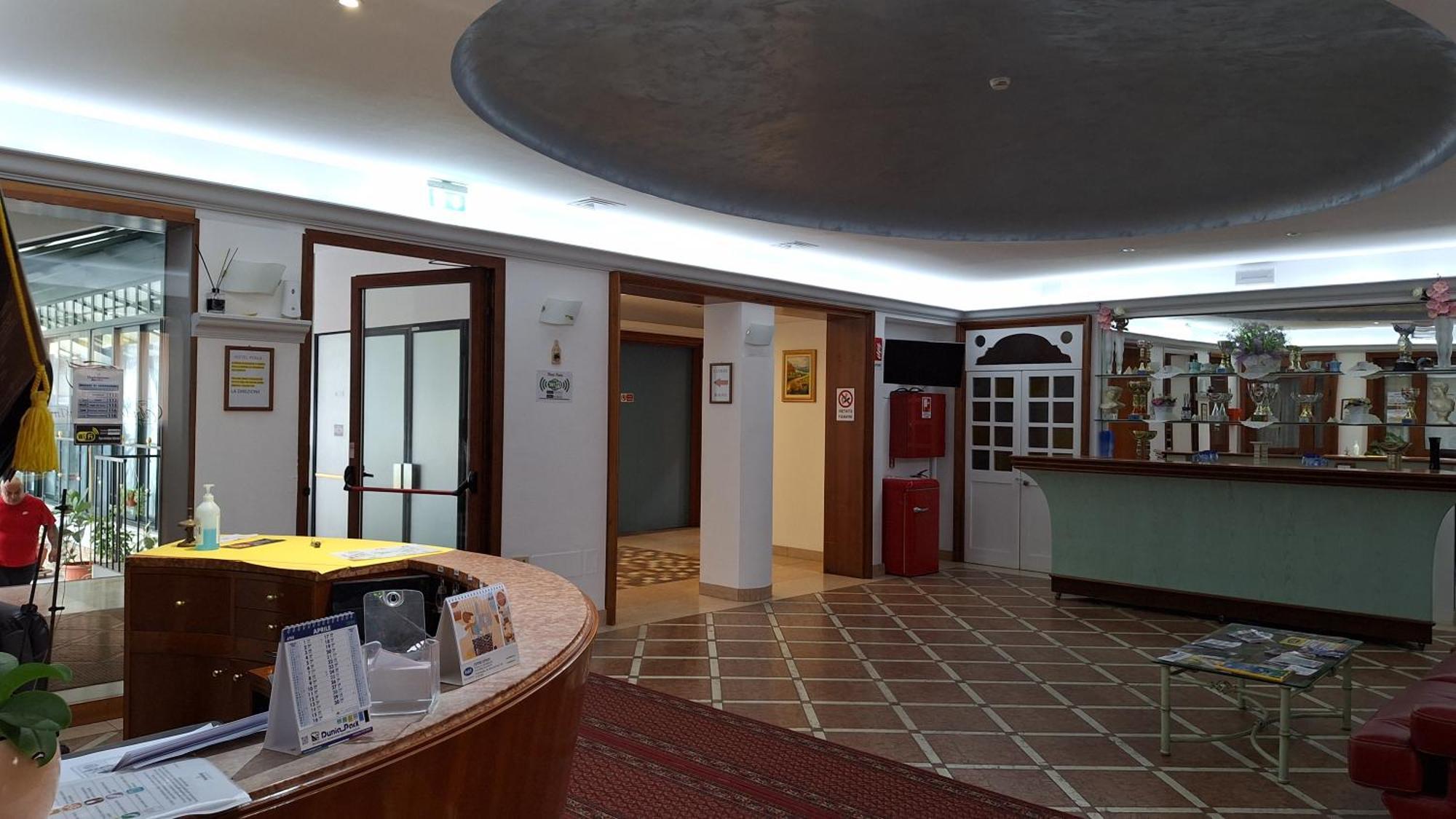 Hotel Perla Massa Lombarda 外观 照片